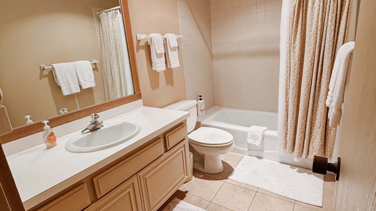 Photo of Bathroom in Elkhorn Village