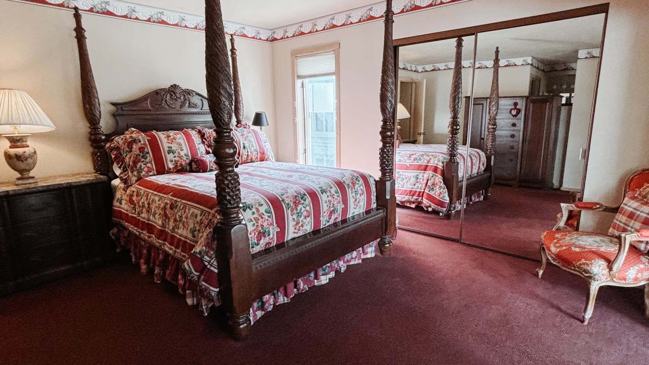 Photo of Bedroom in Elkhorn Village