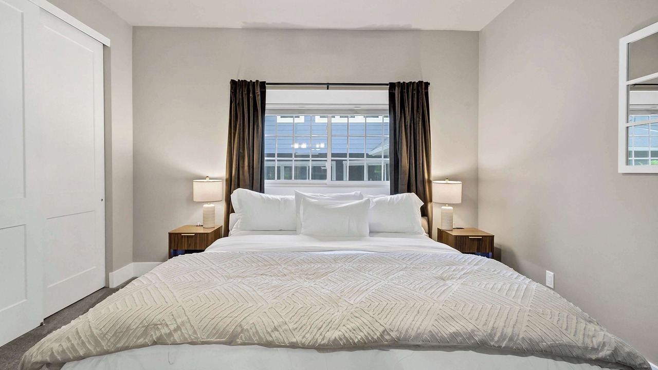 Photo of Bedroom in Garden District