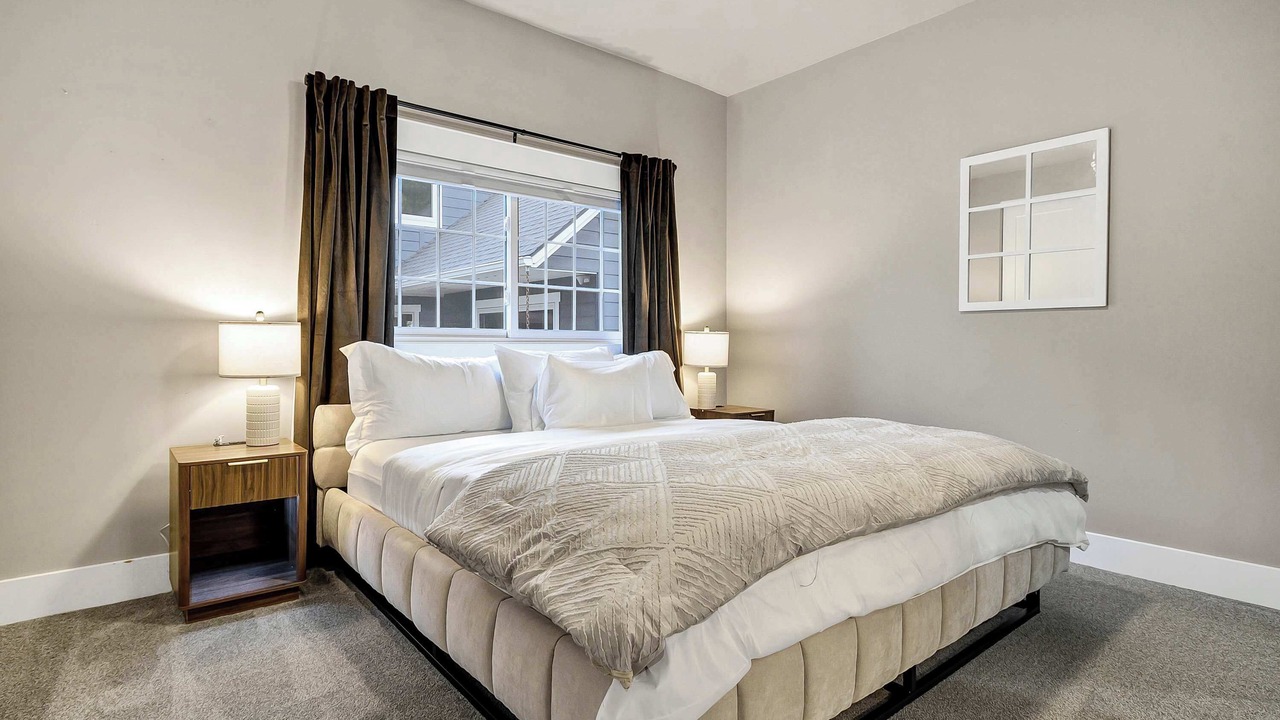 Photo of Bedroom in Garden District