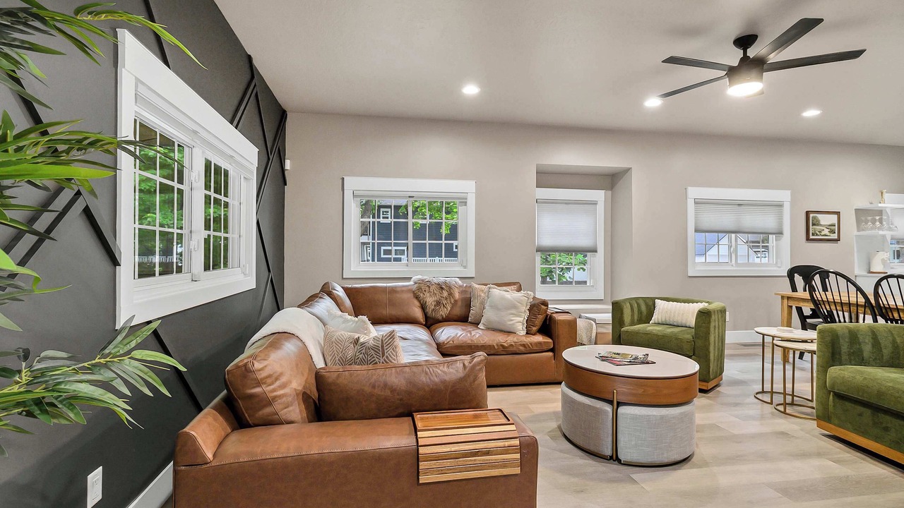 Photo of Livingroom in Garden District