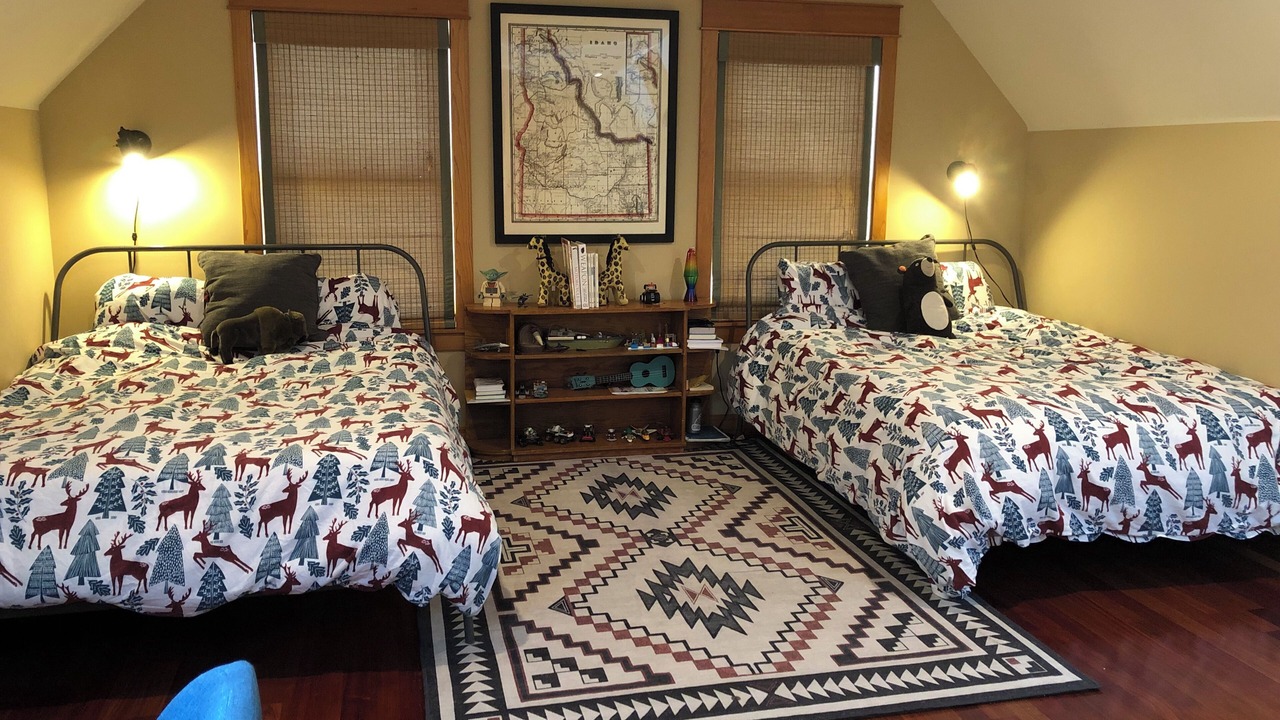 Photo of Bedroom in Garden Valley
