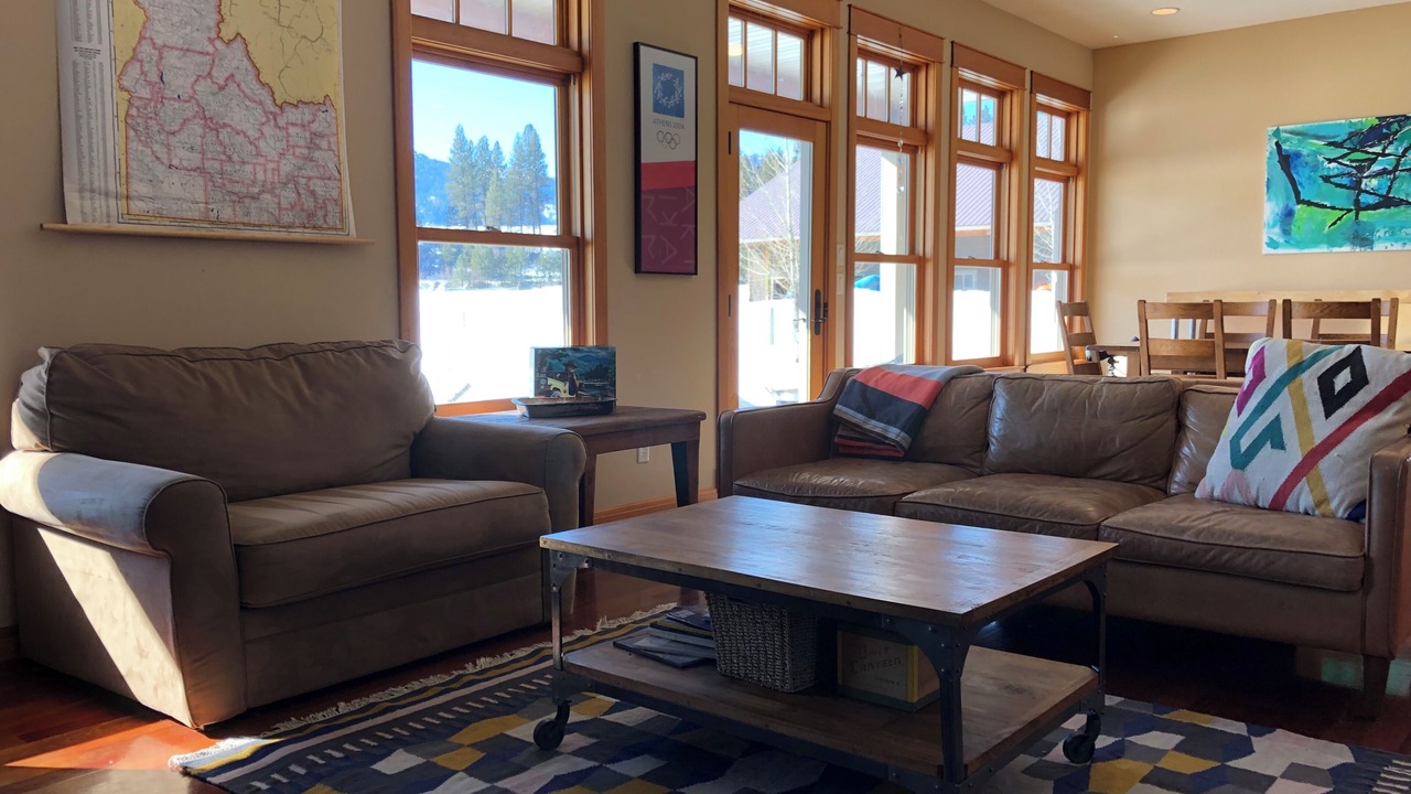Photo of Livingroom in Garden Valley