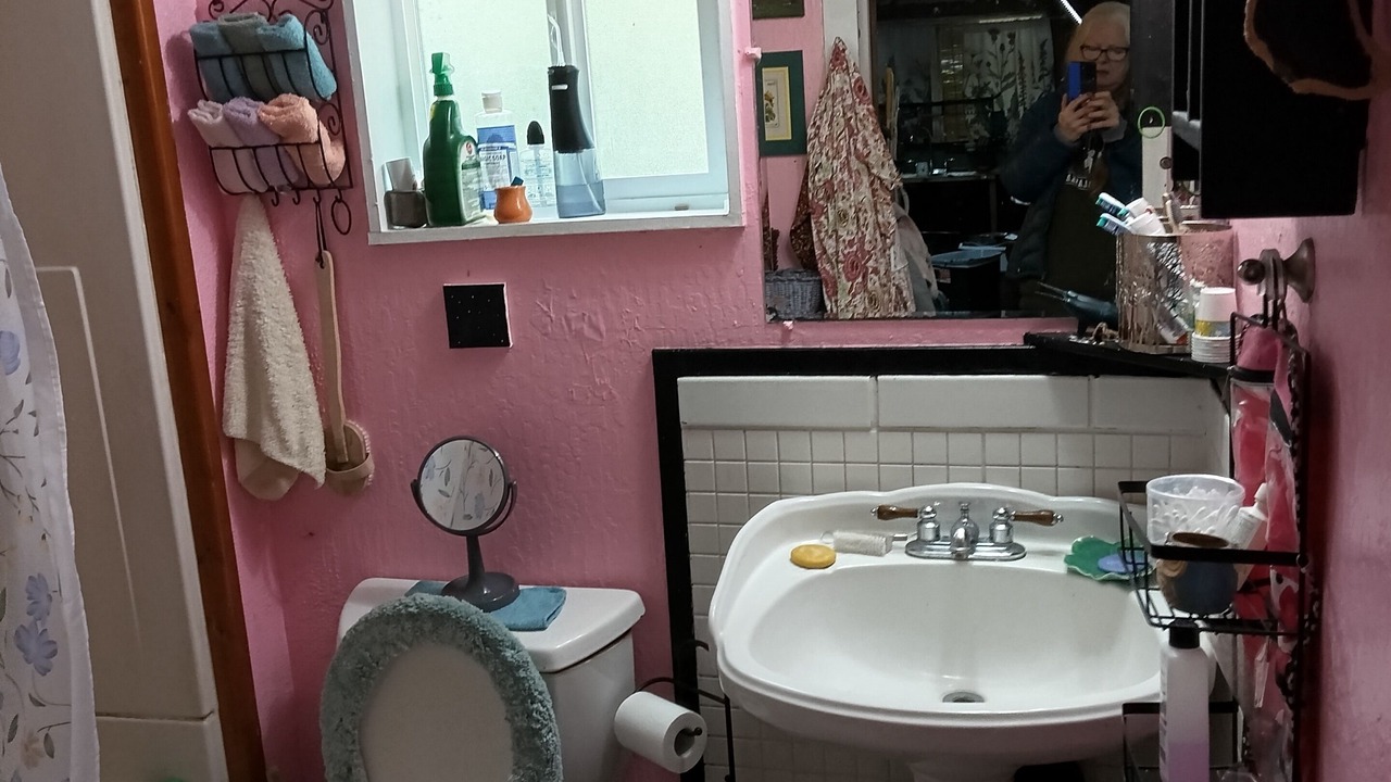 Photo of Bathroom in Oakridge