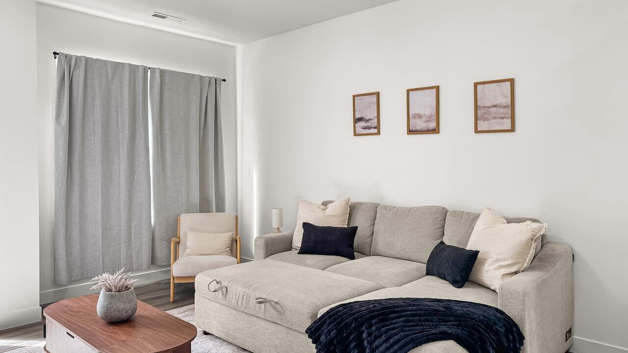 Photo of Livingroom in Poplar Grove