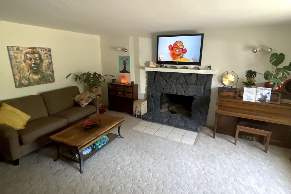 Photo of Livingroom in Old Farm District