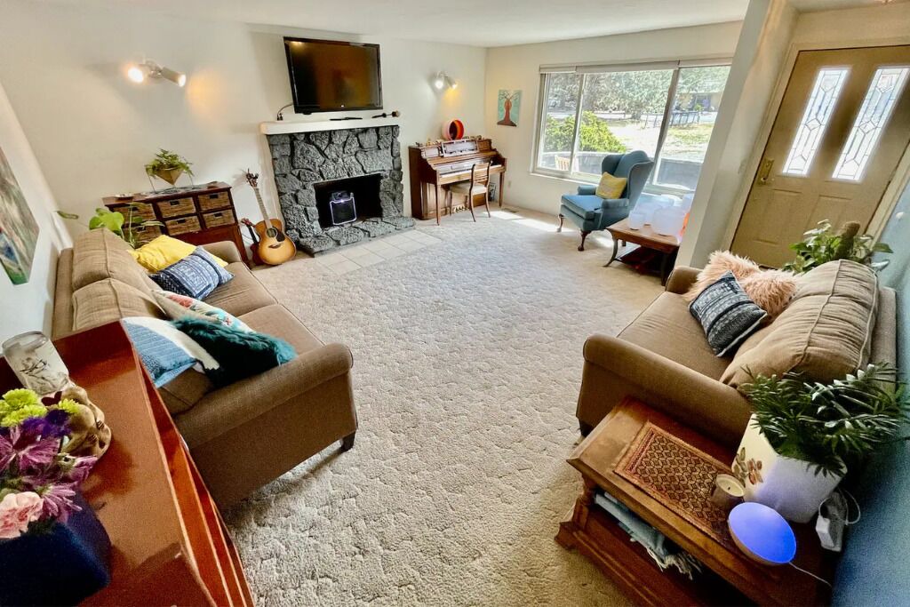 Photo of Livingroom in Old Farm District