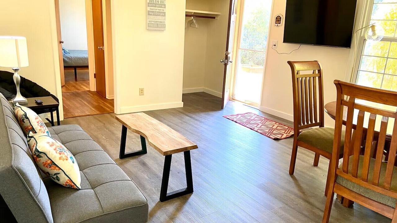 Photo of Livingroom in Alderwood Manor