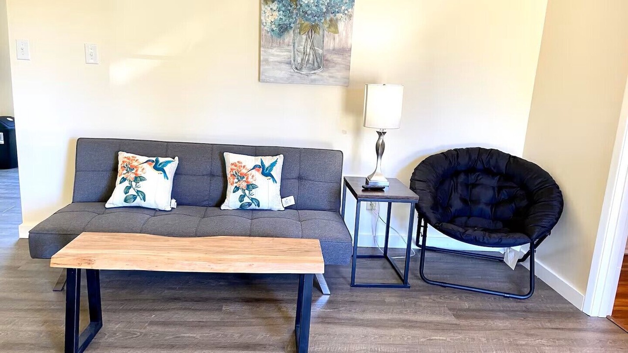 Photo of Livingroom in Alderwood Manor