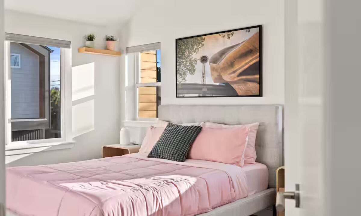 Photo of Bedroom in Mid-Beacon Hill