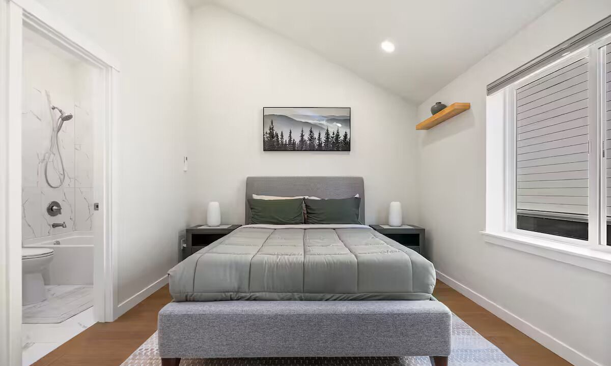 Photo of Bedroom in Mid-Beacon Hill