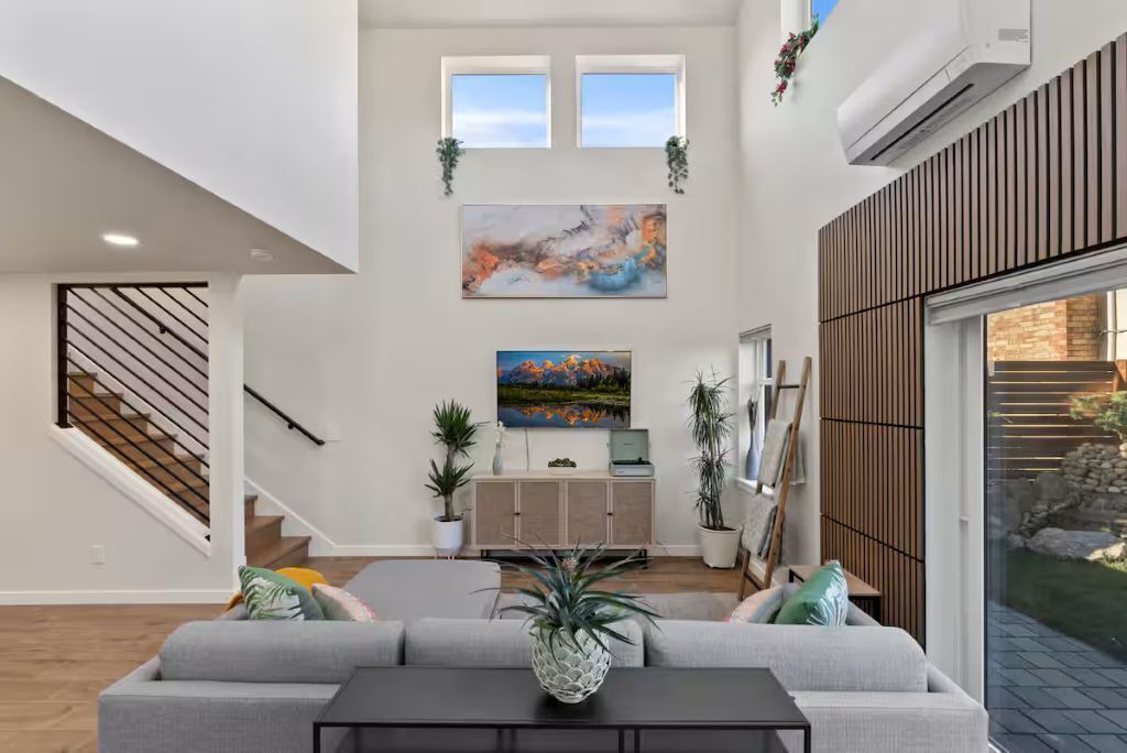 Photo of Livingroom in Mid-Beacon Hill