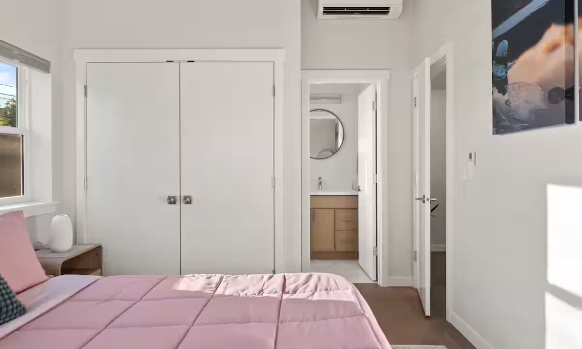Photo of Bedroom in Mid-Beacon Hill