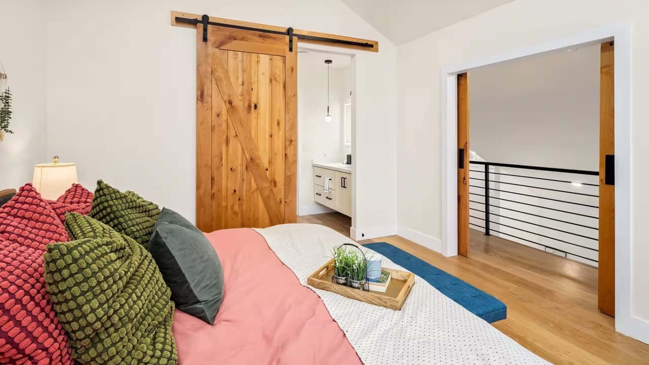 Photo of Bedroom in Haller Lake