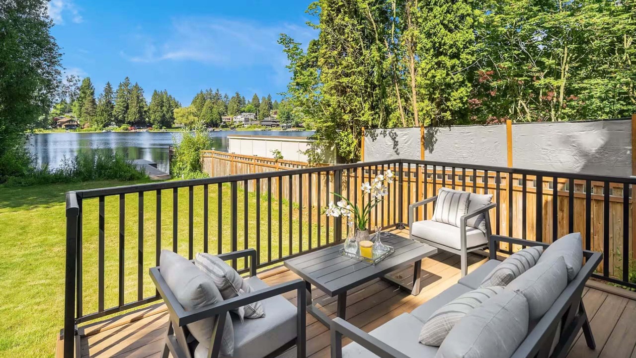 Photo of Patio Balcony in Haller Lake