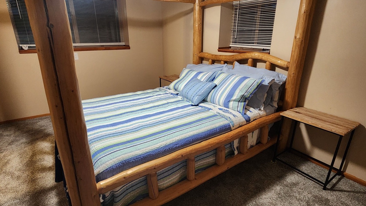 Photo of Bedroom in Loon Lake