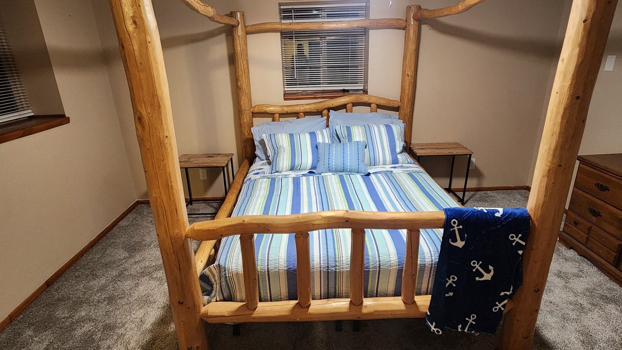 Photo of Bedroom in Loon Lake