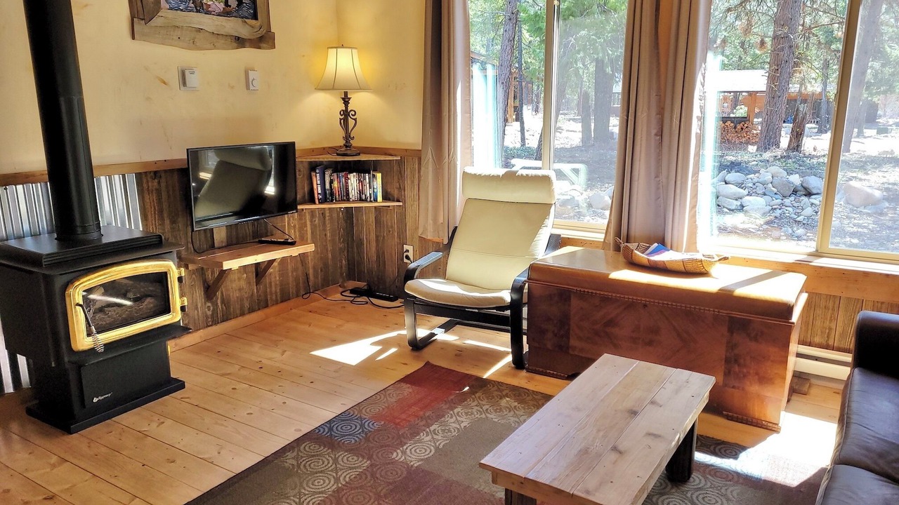 Photo of Livingroom in Mazama