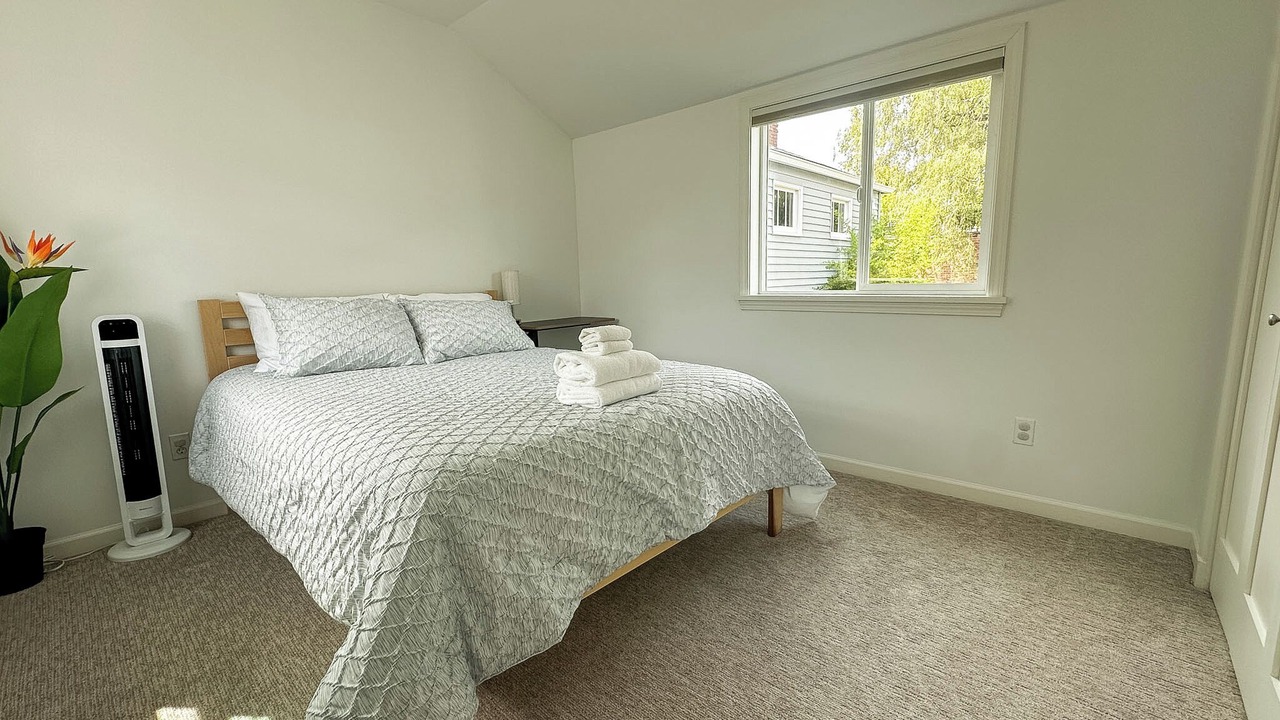 Photo of Bedroom in Laurelhurst