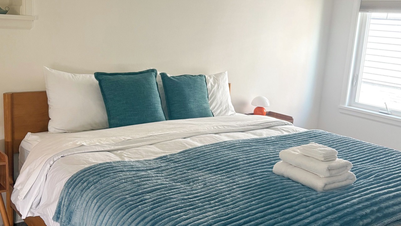 Photo of Bedroom in Laurelhurst
