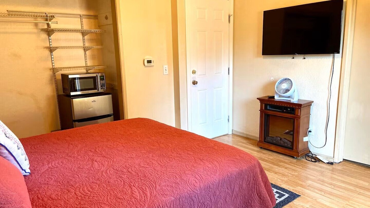 Photo of Bedroom in Alderwood Manor