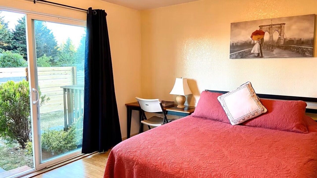 Photo of Bedroom in Alderwood Manor