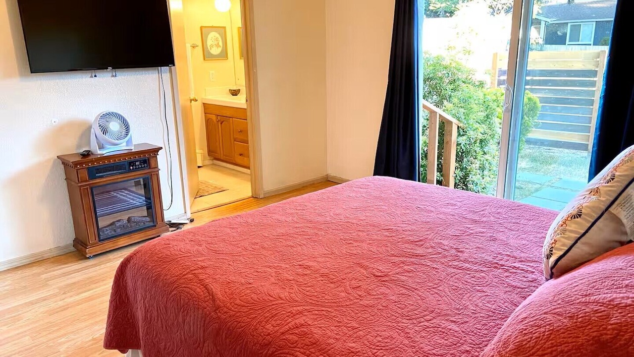 Photo of Bedroom in Alderwood Manor