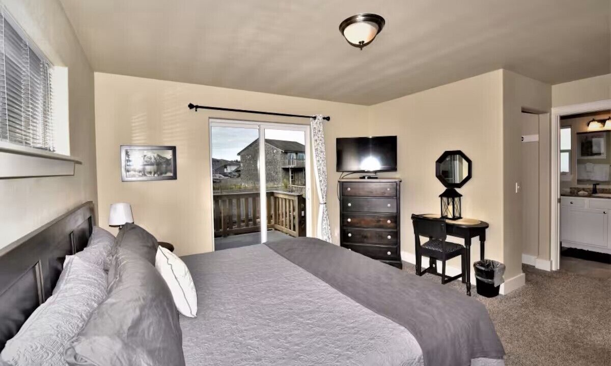 Photo of Bedroom in Ocean Shores