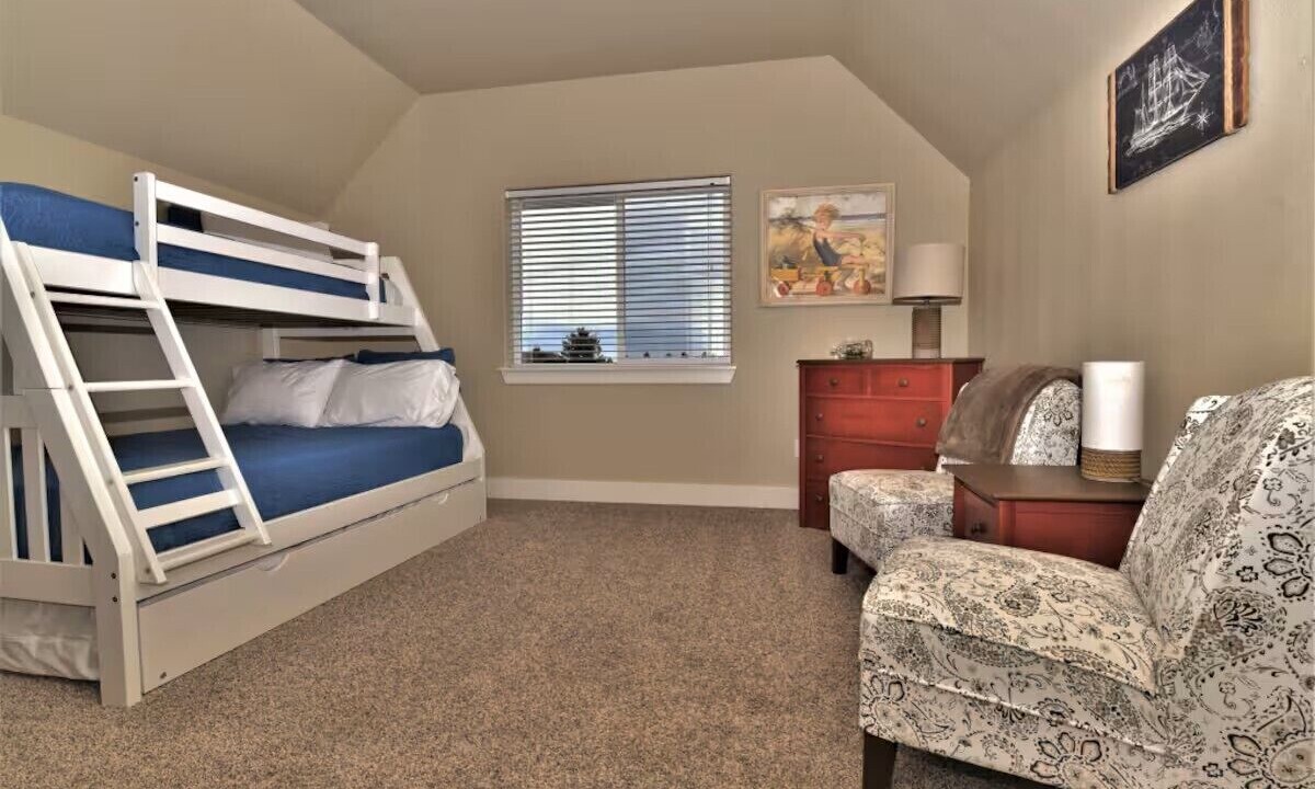 Photo of Bedroom in Ocean Shores