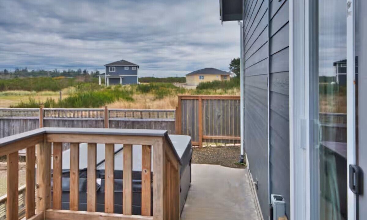 Photo of Patio Balcony in Ocean Shores