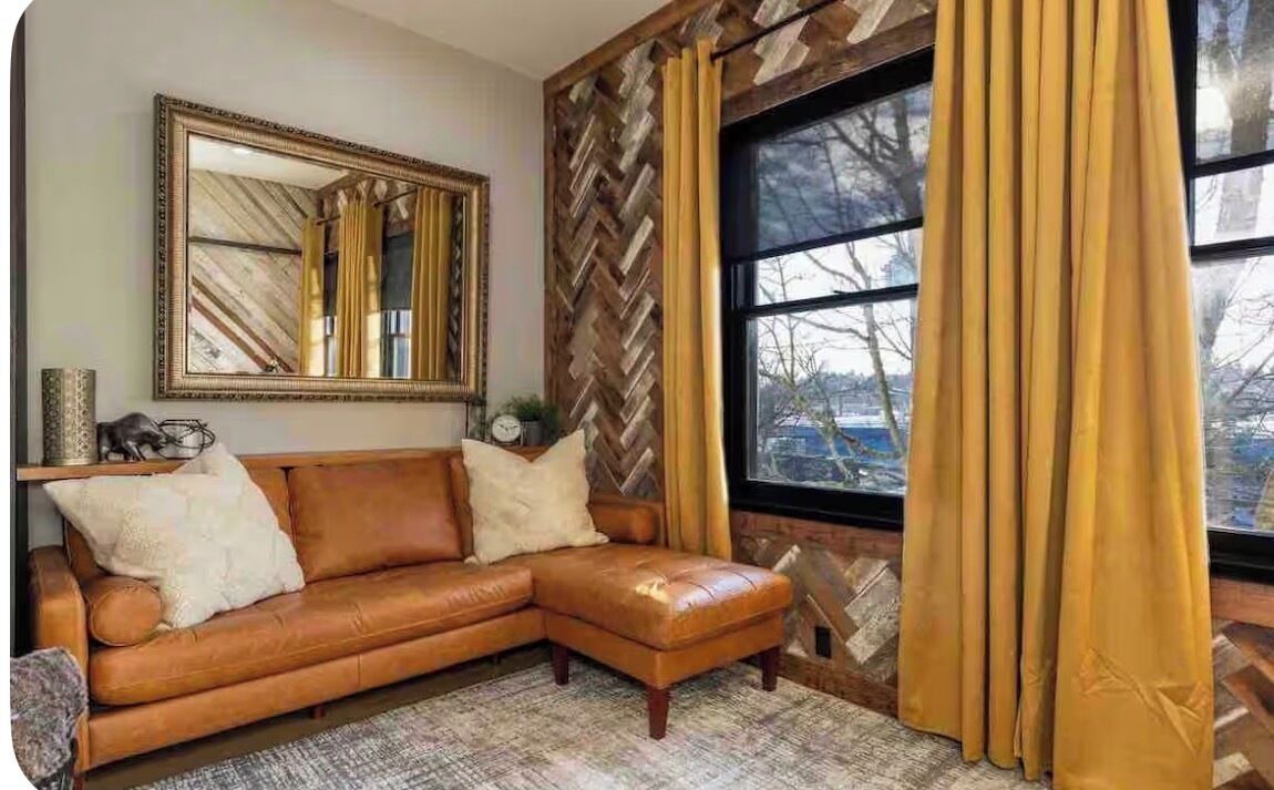 Photo of Livingroom in Old Ballard