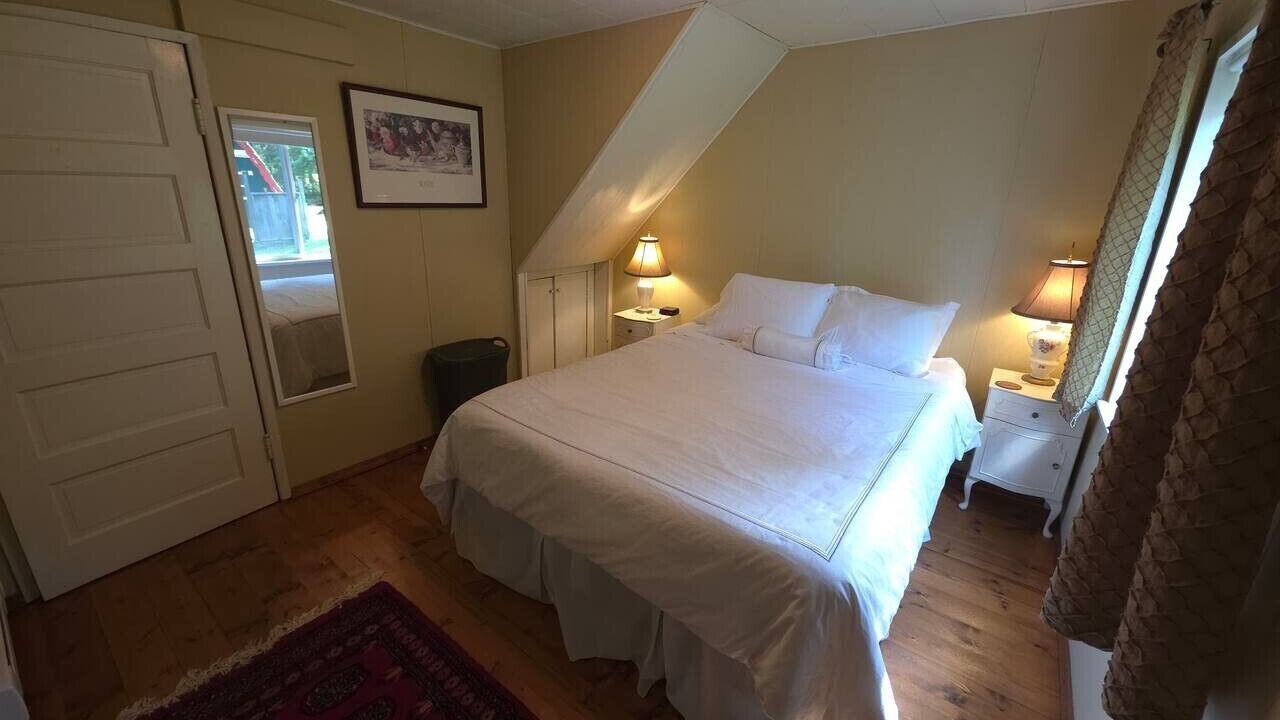 Photo of Bedroom in Point Roberts