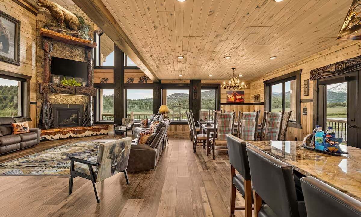 Photo of Livingroom in Island Park