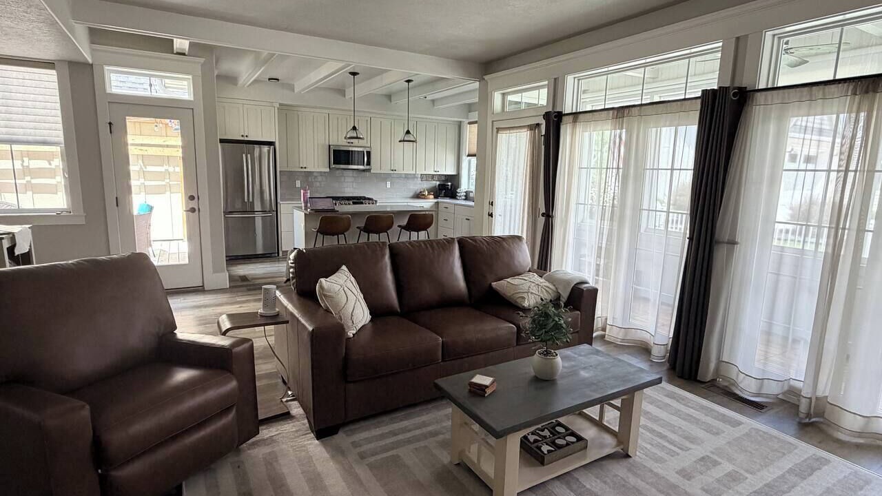 Photo of Livingroom in Eagle