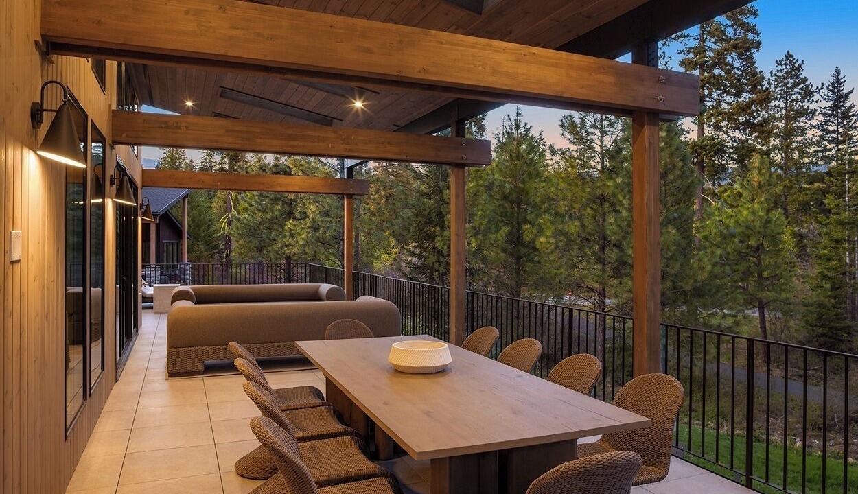 Photo of Outdoor in Roslyn