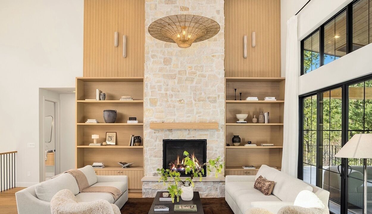 Photo of Livingroom in Roslyn