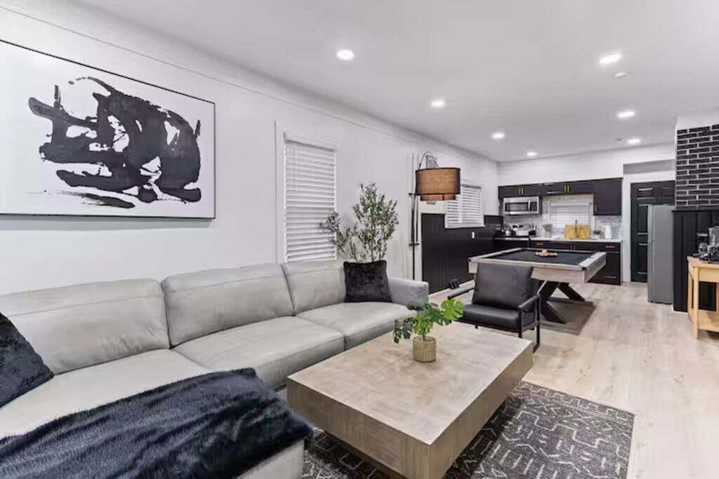Photo of Livingroom in Lincoln Park