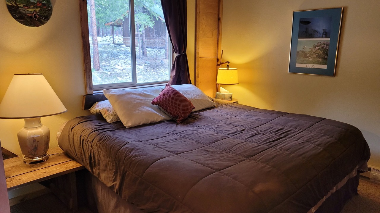 Photo of Bedroom in Mazama