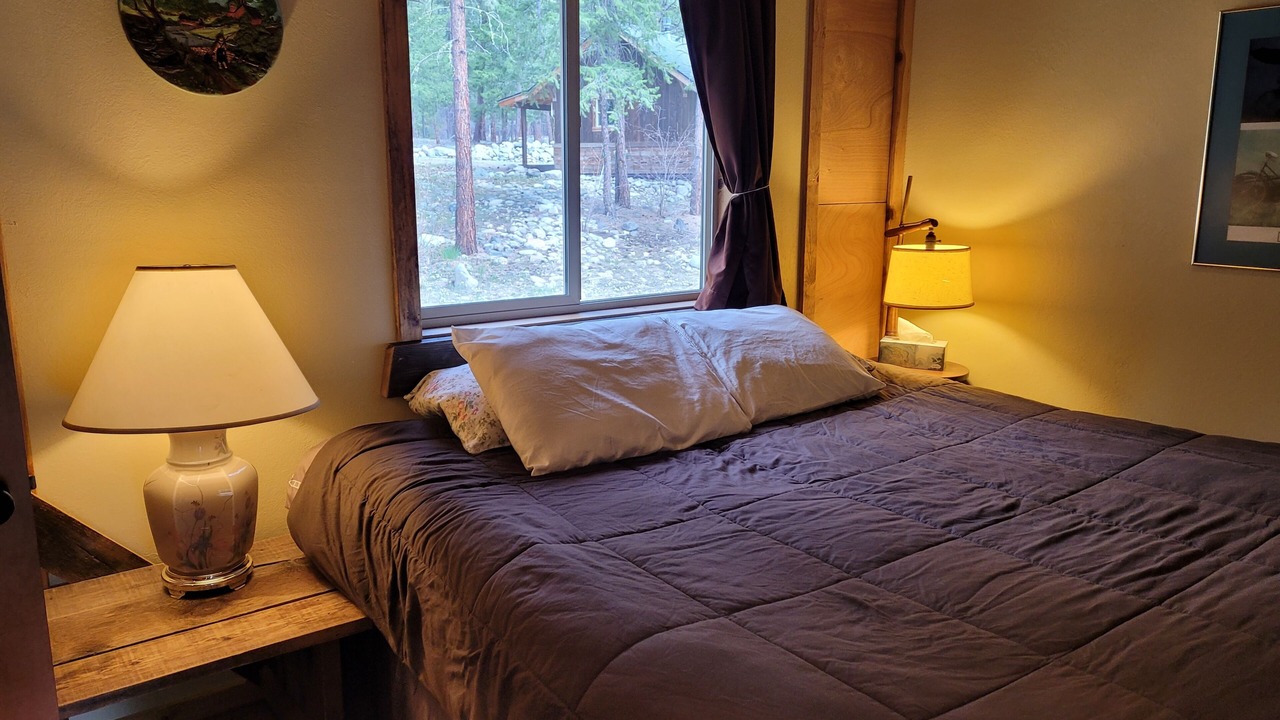 Photo of Bedroom in Mazama