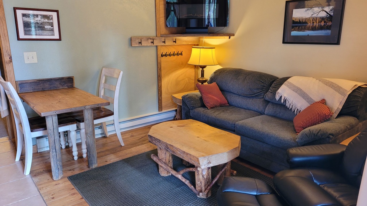 Photo of Livingroom in Mazama