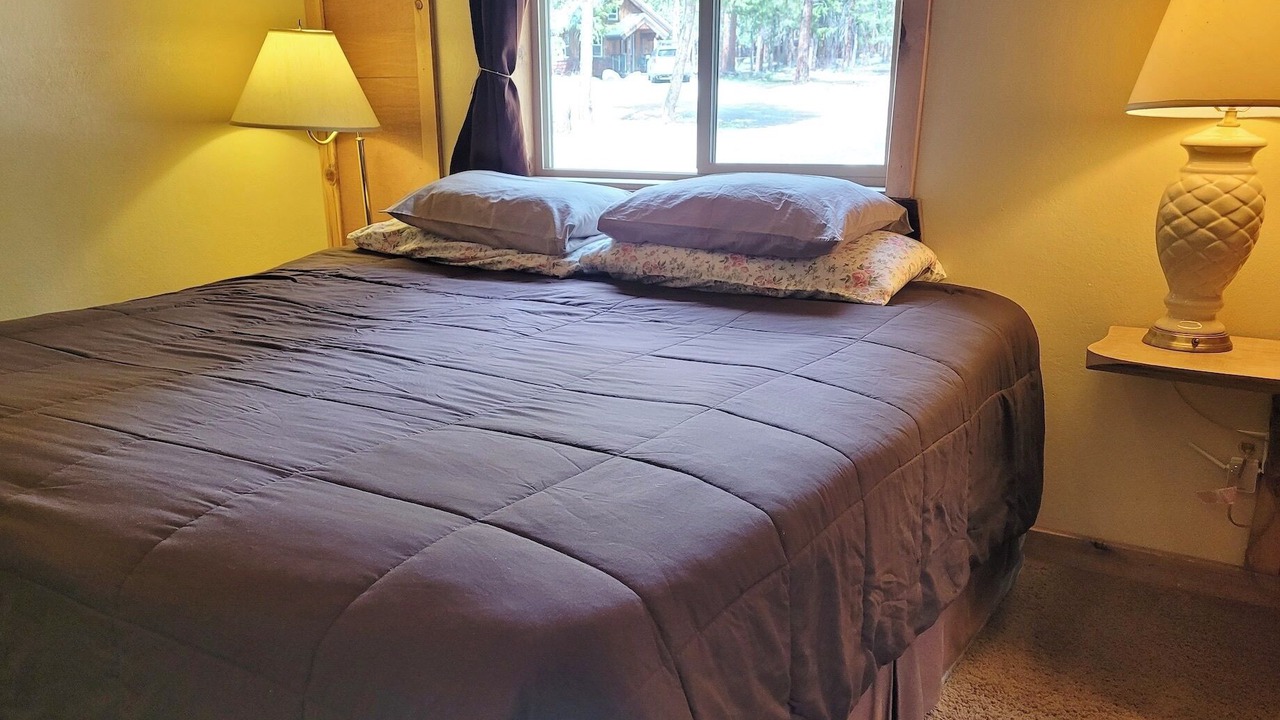 Photo of Bedroom in Mazama