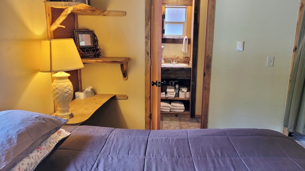 Photo of Bedroom in Mazama