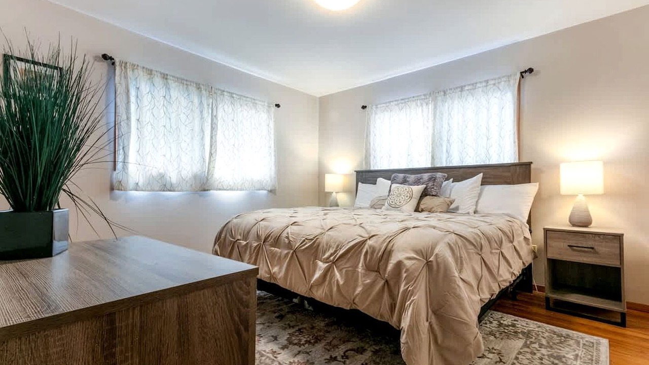Photo of Bedroom in Garden District