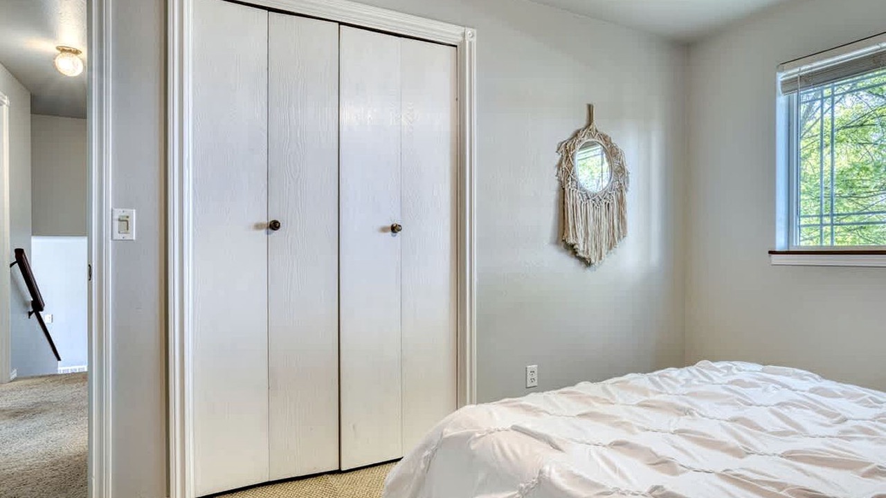 Photo of Bedroom in Dalton Gardens