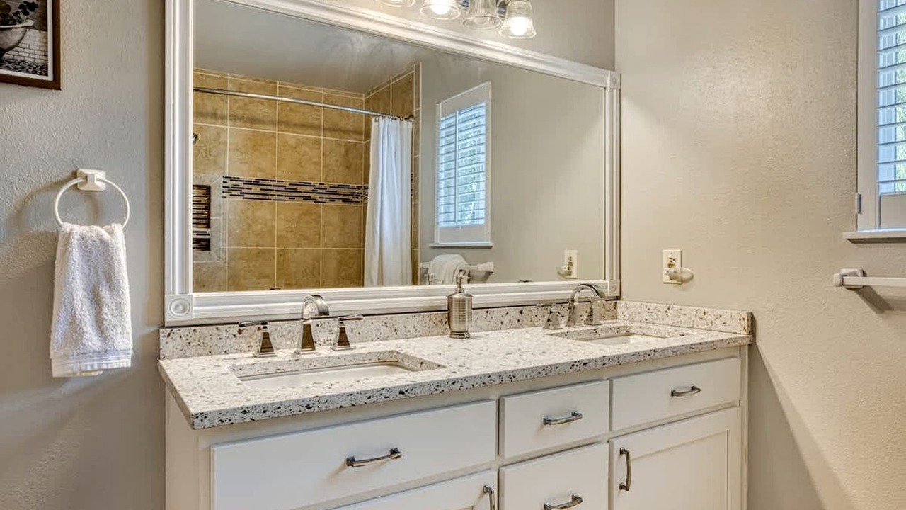 Photo of Bathroom in Dalton Gardens