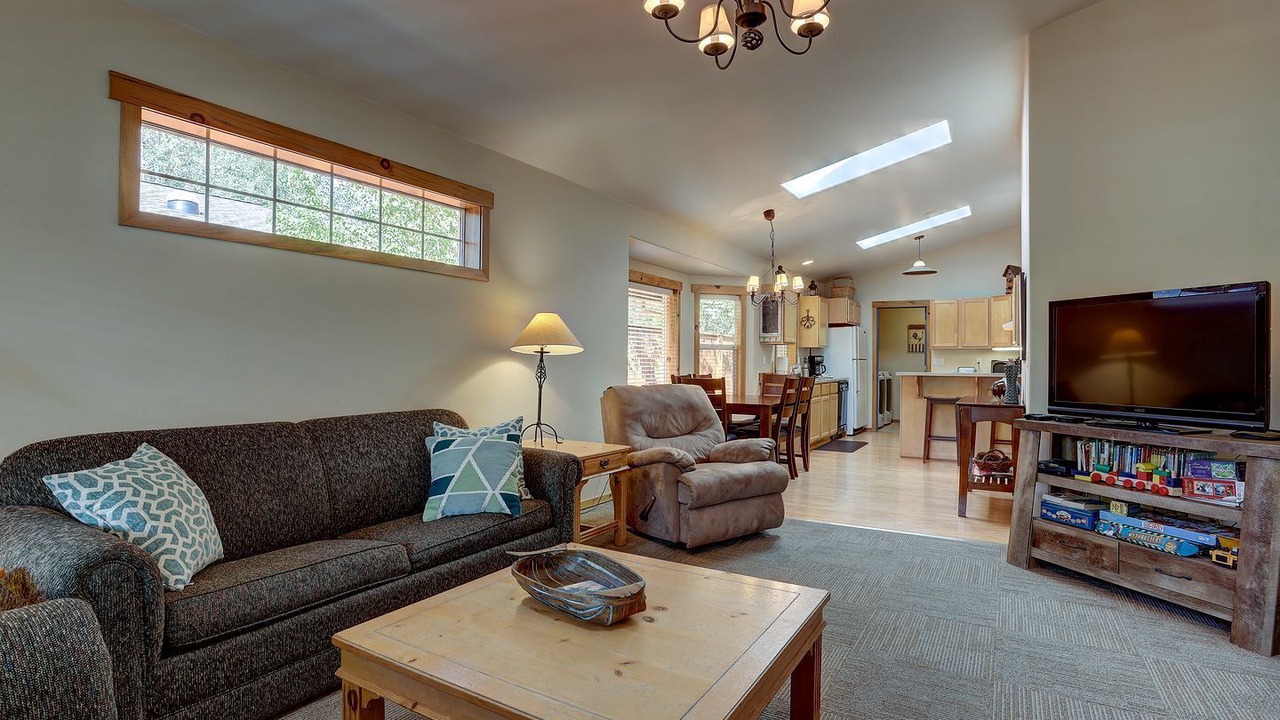 Photo of Livingroom in River West