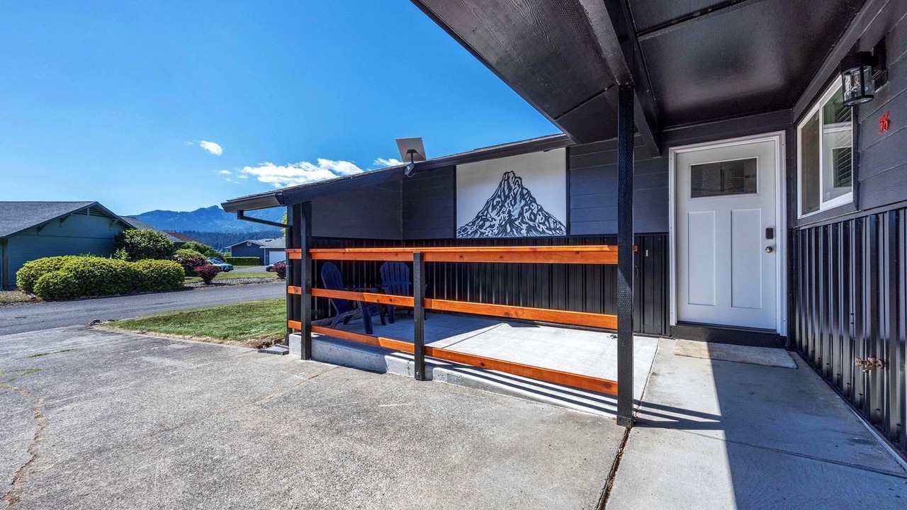 Photo of Patio Balcony in Cascade Locks