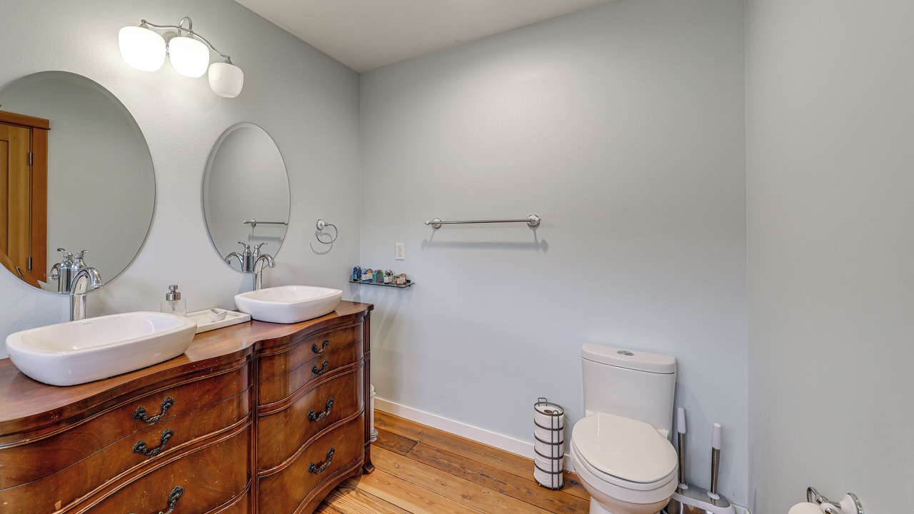 Photo of Bathroom in Clinton
