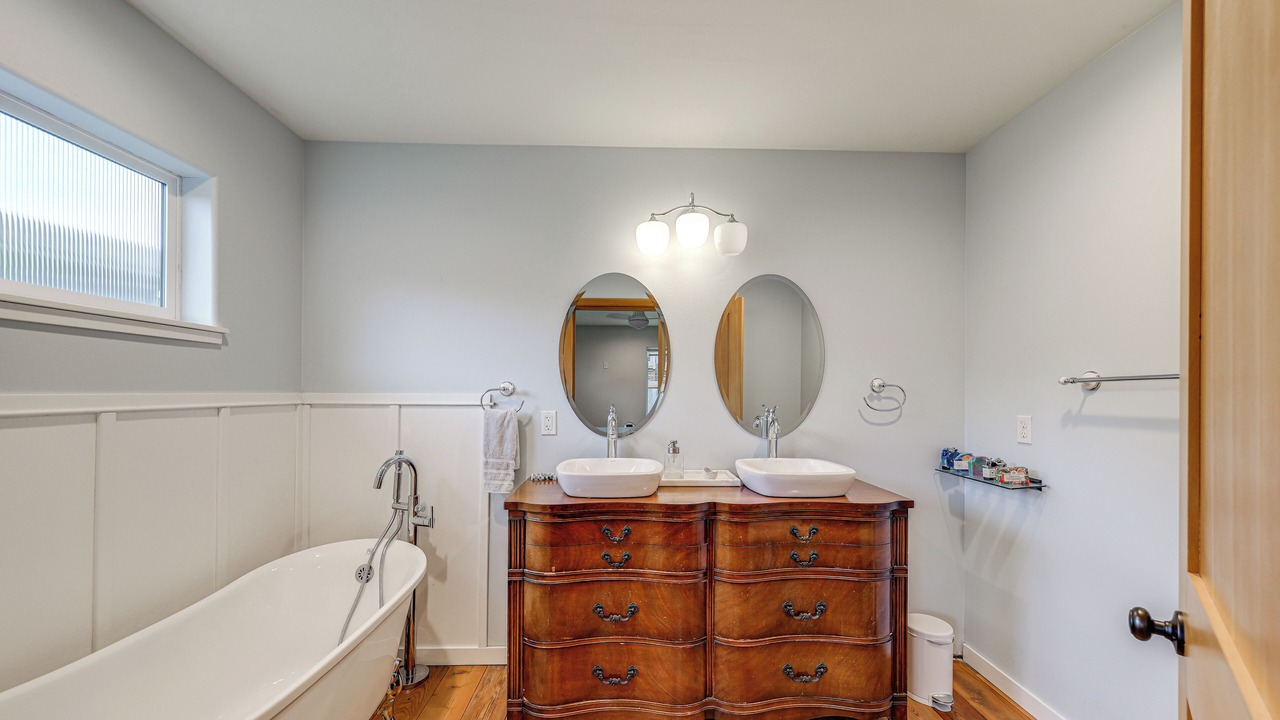 Photo of Bathroom in Clinton