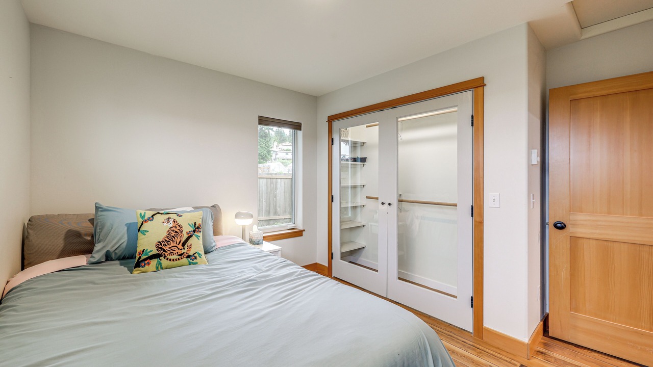 Photo of Bedroom in Clinton